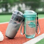 Coqueteleira Shakeira Garrafinha Copo Academia Com Porta Comprimido e Whey 500ml Preta Ellym Nutrition 15x8x8 R$ 39,99 Amazon.com.br