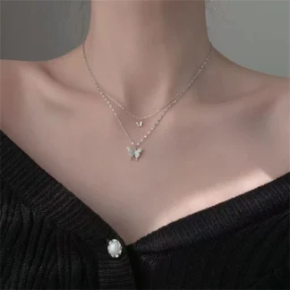 Colar Feminino Pingente Borboleta Camada Dupla Strass