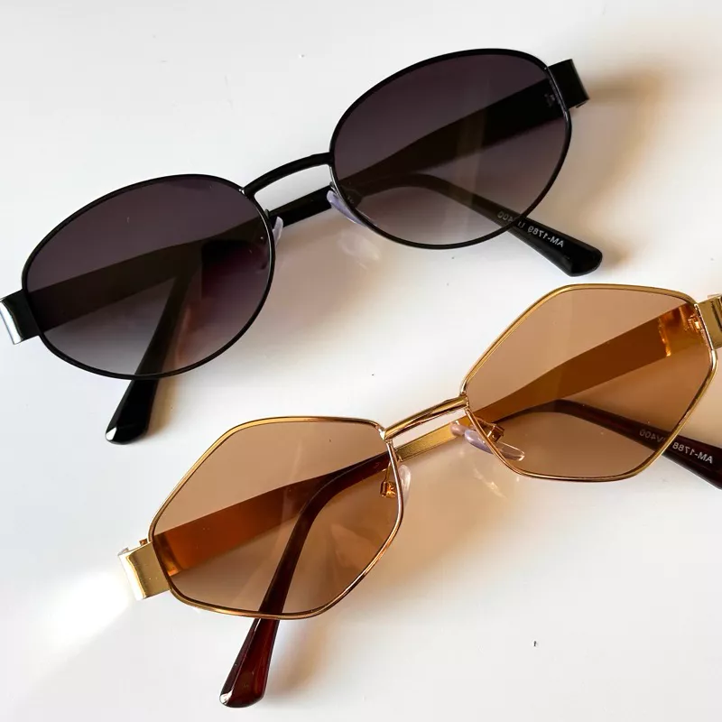 Conjunto 2 Oculos De Sol Ovais E Po...