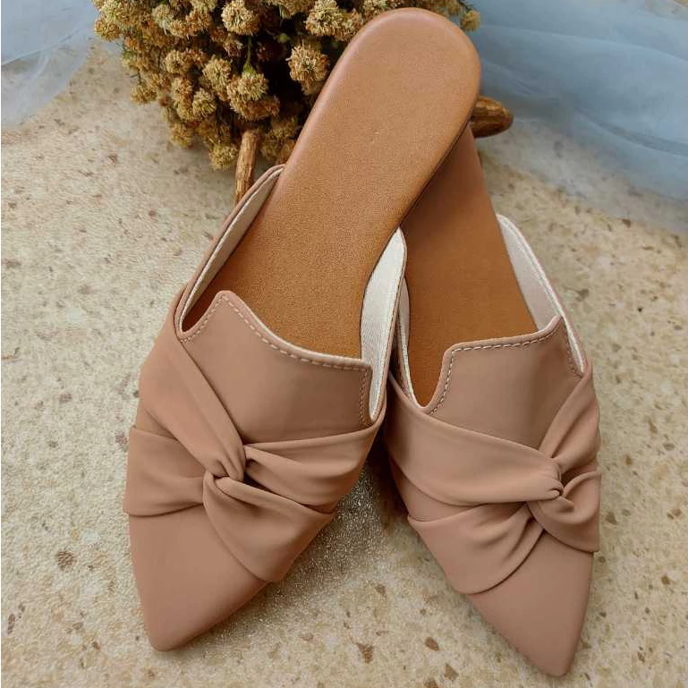 Mule Feminino Bico Fino Entrelacado